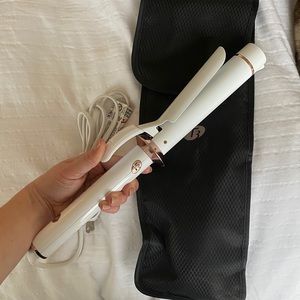 T3 1.25 inch curling iron w/heat resistant case